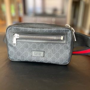 Gucci  Black Belt Bag